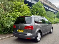 Begagnad VW Touran SE 105 HK (77 kW) 2011 Grå Minibuss