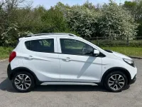 Second-hand Vauxhall Viva Rocks 75 CP (55 kW) 2018 Alb Hatchback