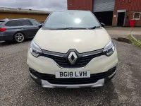 Used Renault Captur Dynamique 90 HP (66 kW) 2018 Cream and black SUV