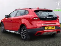 Begagnad Volvo V40 2017 Röd Halvkombi