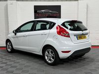 Used Ford Fiesta Zetec 2012 White Hatchback