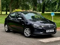 Used Vauxhall Astra Design Edition 105 HP (77 kW) 2016 Black Hatchback