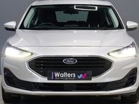 Begagnad Ford Focus Trend 125 HK (91 kW) 2022 Silver Halvkombi