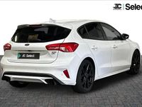 Używany Ford Focus ST 280 KM (205 kW) 2019 Biały Hatchback
