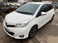 Used Toyota Yaris Edition 69 HP (50 kW) 2012 White Hatchback