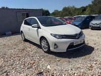 Used Toyota Auris Hybrid 2014 White Hatchback