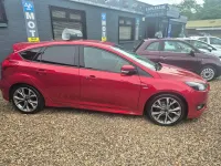 Used Ford Focus ST-Line 120 HP (88 kW) 2017 Red Hatchback