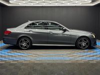 Usado Mercedes E220 AMG 2015 Cinzento Sedan