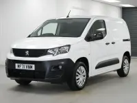 Used Peugeot Partner Premium 100 HP (73 kW) 2021 White MPV