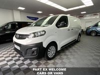 Second-hand Vauxhall Vivaro Edition 100 CP (73 kW) 2021 Alb Monovolum