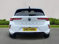 Begagnad Vauxhall Astra S 130 HK (95 kW) 2024 Vit Halvkombi