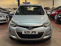 Used Hyundai i20 Active 100 HP (73 kW) 2012 Silver Hatchback