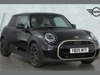 Begagnad Mini Cooper Hatch 113 kW (154 HK) 2025 Svart Halvkombi