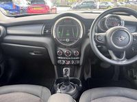 Używany Mini Cooper Classic 136 KM (100 kW) 2020 Czerwony Hatchback