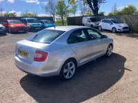 Usado Skoda Rapid Elegance 2014 Prateado Citadino