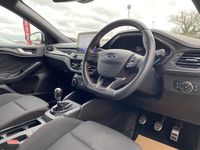 Used Ford Focus ST-Line 125 HP (91 kW) 2021 White Hatchback