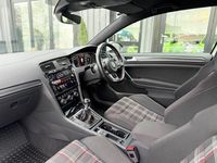 Begagnad VW Golf VII GTI 2019 Vit Halvkombi