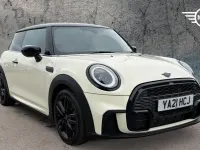 Begagnad Mini Cooper Hatch 134 HK (98 kW) 2021 Vit Halvkombi