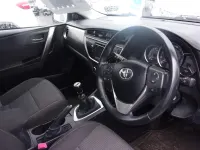 Used Toyota Auris 132 HP (97 kW) 2013 White Hatchback