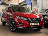 Used Nissan Qashqai N-Connecta 115 HP (84 kW) 2018 Red SUV
