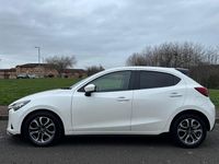 Used Mazda 2 Inclusive 90 HP (66 kW) 2015 White Hatchback