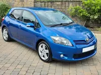 Used Toyota Auris SR 132 HP (97 kW) 2011 Blue Hatchback