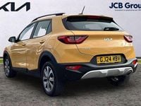 Usado Kia Stonic 100 CV (73 kW) 2024 Amarillo SUV