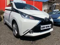 Used Toyota Aygo x-press 68 HP (50 kW) 2014 White Hatchback