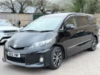 Begagnad Toyota Estima 170 HK (125 kW) 2013 Svart Minibuss
