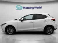 Usado Mazda 2 Inclusive 2023 Branco Citadino