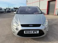 Usado Ford S-MAX Titanium 140 HP (102 kW) 2015 Prateado Monovolume
