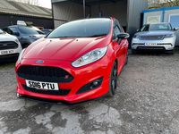 Usado Ford Fiesta Zetec 2016 Vermelho Citadino