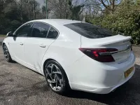 Used Vauxhall Insignia SRi 136 HP (100 kW) 2016 White Hatchback