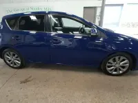 Used Toyota Auris 116 HP (85 kW) 2017 Blue Hatchback
