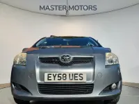 Usado Toyota Auris 124 HP (91 kW) 2008 Prateado Citadino