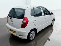 Used Hyundai i10 Active 86 HP (63 kW) 2012 White Hatchback