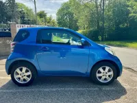 Used Toyota iQ 68 HP (50 kW) 2010 Blue Hatchback