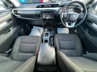 Gebraucht Toyota HiLux 150 PS (110 kW) 2021 Weiß Pickup