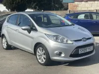 Używany Ford Fiesta Zetec 96 KM (70 kW) 2009 Srebrny Hatchback
