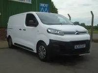 Used Citroën Dispatch 100 HP (73 kW) 2019 White MPV