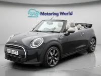 Usado Mini Cooper Cabriolet Exclusive 136 HP (100 kW) 2021 Preto Cabrios