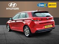 Used Hyundai i30 SE 118 HP (86 kW) 2018 Red Hatchback