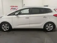 Usado Kia Carens 114 HP (83 kW) 2015 Branco Monovolume