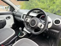 Used Renault Twingo Dynamique 90 HP (66 kW) 2015 Black Hatchback