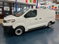 Used Vauxhall Vivaro 100 kW (136 HP) 2022 White MPV