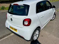 Used Smart ForFour Passion 71 HP (52 kW) 2016 White Hatchback