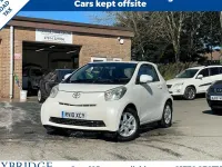 Used Toyota iQ 68 HP (50 kW) 2010 White Hatchback