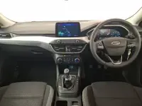 Usado Ford Focus Zetec 125 CV (91 kW) 2020 Rojo Utilitario