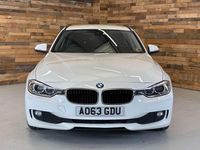 Begagnad BMW 320 Efficient Dynamics 161 HK (118 kW) 2014 Vit Kombi