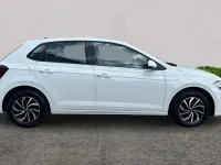 Used VW Polo Life 95 HP (69 kW) 2024 White Hatchback
